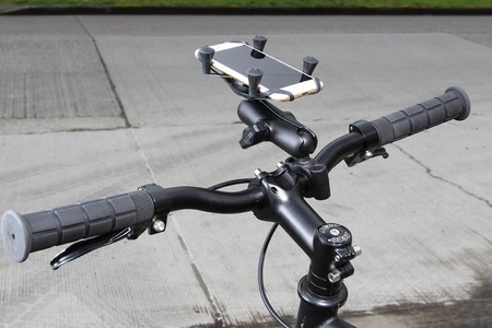 RAM Mount uchwyt do Apple 15 Pro X-Grip™ montowany do ramy kierownicy 